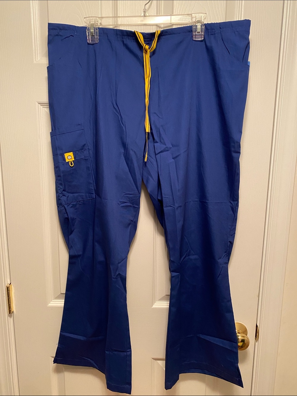 WonderWink Woman’s Flare Leg Scrub Pants… size 2XL Petite